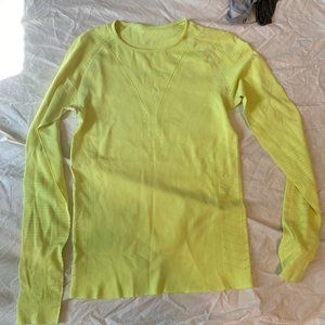 Lulu Lemon Long Sleeve Workout Top🌻